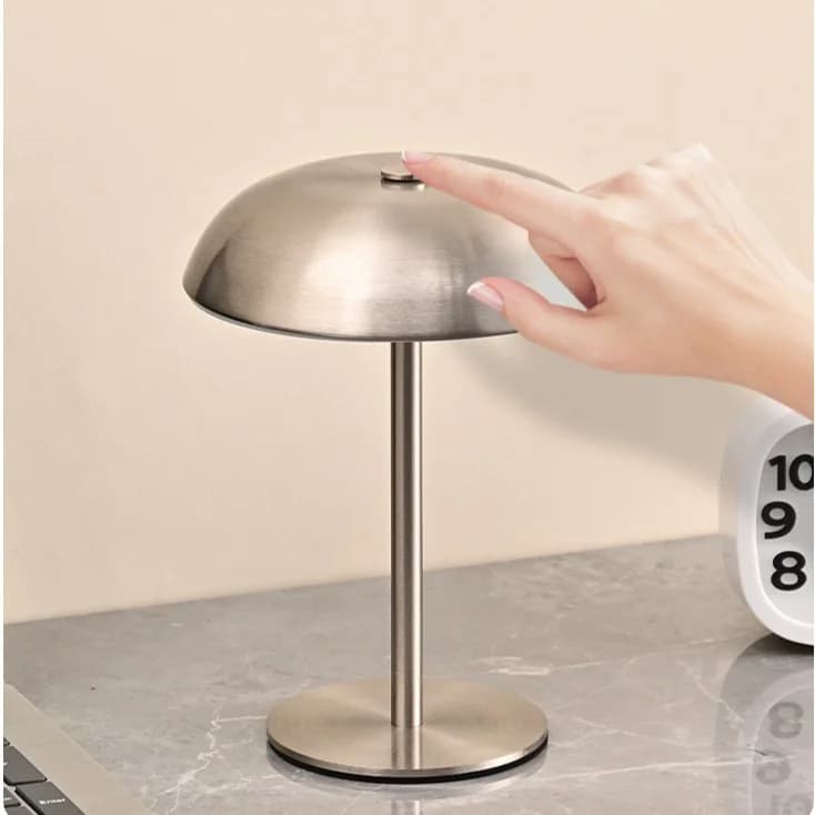 Oplaadbare metalen paddenstoel-tablelamp met aanraakbediening